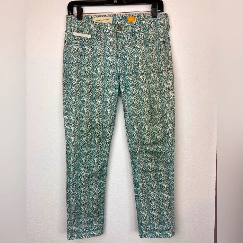 Pilcro & The Letterpress NWOT green and peach tiny floral skinny jeans runs big